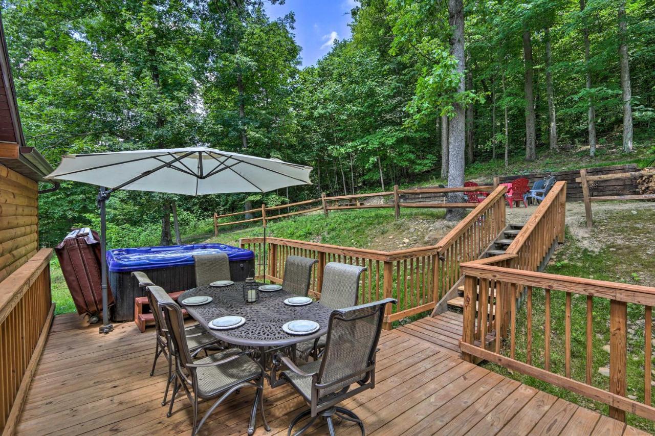 Butler Cabin On 19 Acres With Hot Tub And Fire Pit! Eksteriør billede
