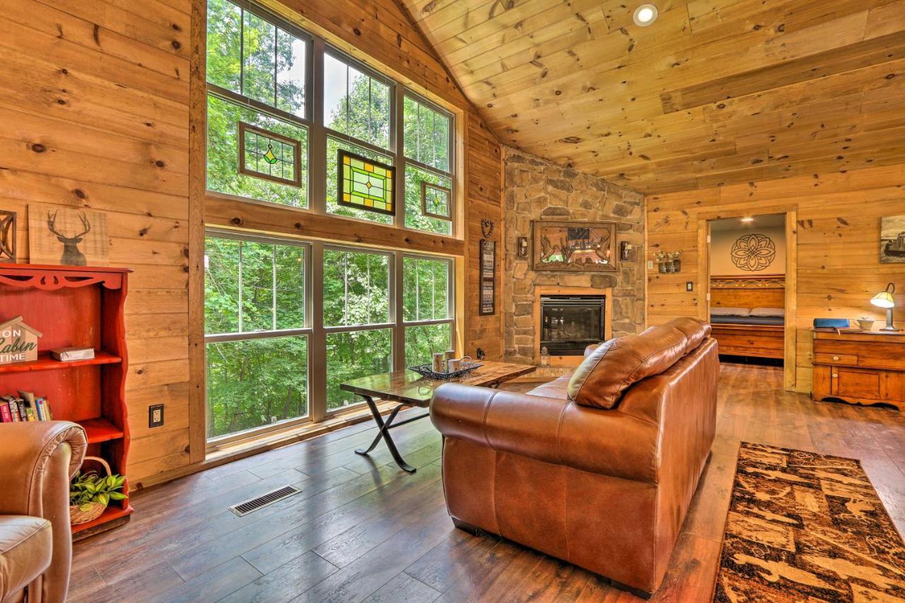 Butler Cabin On 19 Acres With Hot Tub And Fire Pit! Eksteriør billede